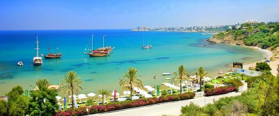 Sea & Sky At Escape Beach Aparthotel Girne Buitenkant foto